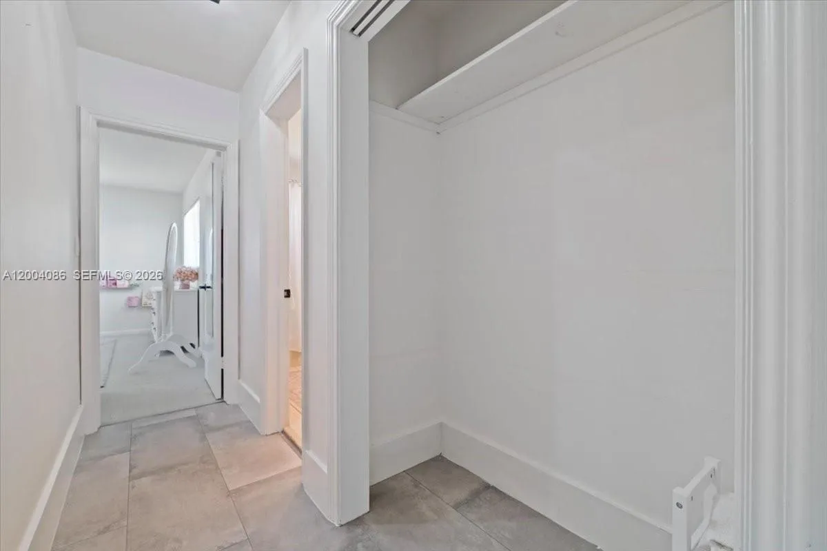 2632 Ne 35th St, Fort Lauderdale, Florida 33306, Fort Lauderdale, Florida 33306, 3 Bedrooms Bedrooms, ,3 BathroomsBathrooms,Residential,For Sale,2632 Ne 35th St, Fort Lauderdale, Florida 33306,A12004086