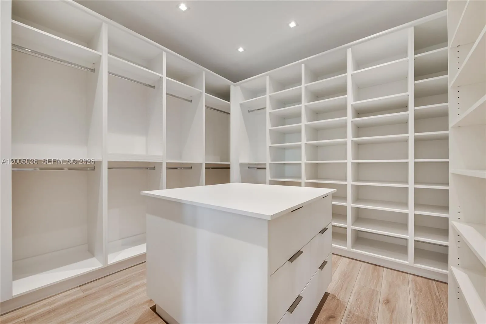7094 Nw 109th Ct, Doral, Florida 33178, Doral, Florida 33178, 5 Bedrooms Bedrooms, ,3 BathroomsBathrooms,Residential,For Sale,7094 Nw 109th Ct, Doral, Florida 33178,A12005036