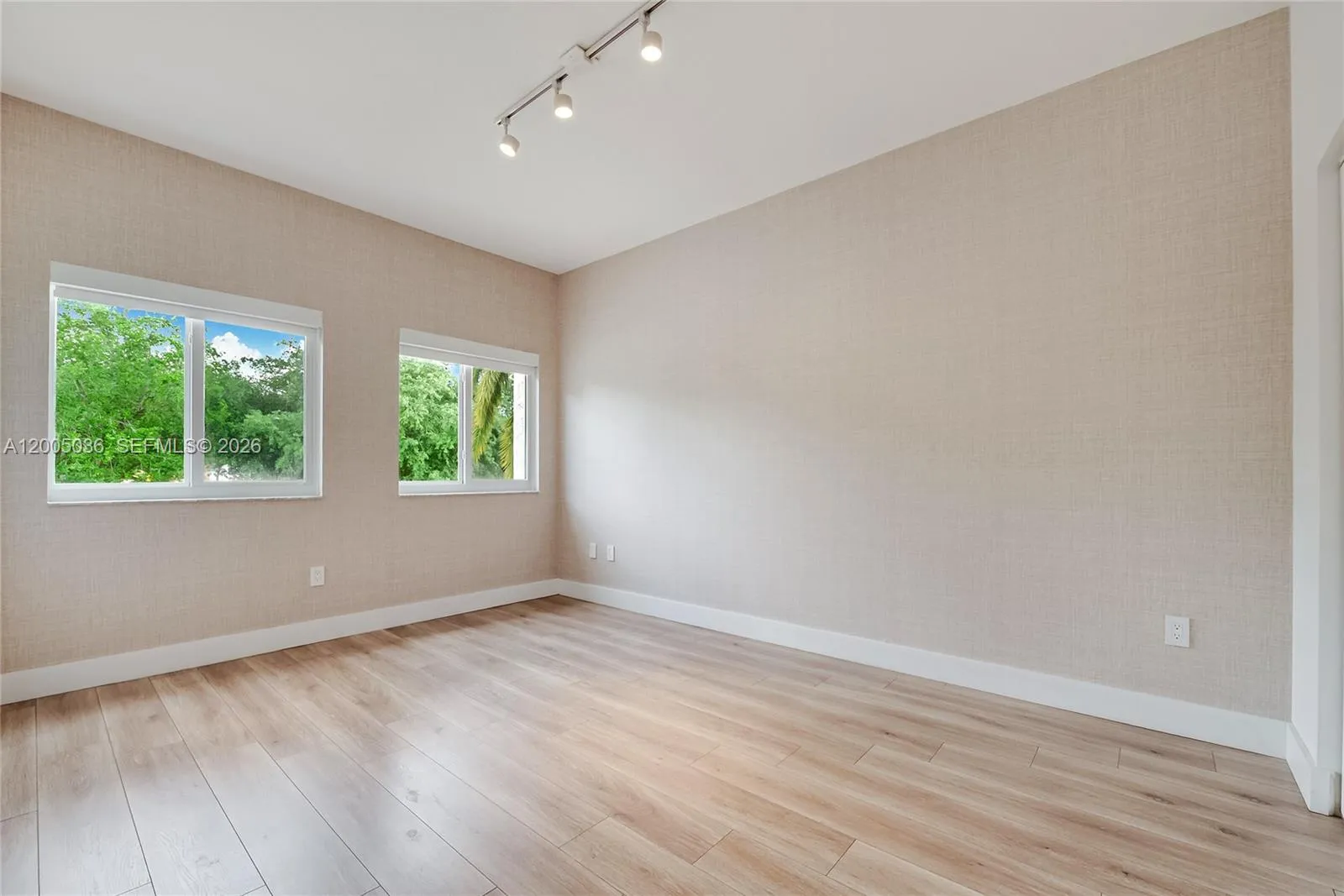 7094 Nw 109th Ct, Doral, Florida 33178, Doral, Florida 33178, 5 Bedrooms Bedrooms, ,3 BathroomsBathrooms,Residential,For Sale,7094 Nw 109th Ct, Doral, Florida 33178,A12005036