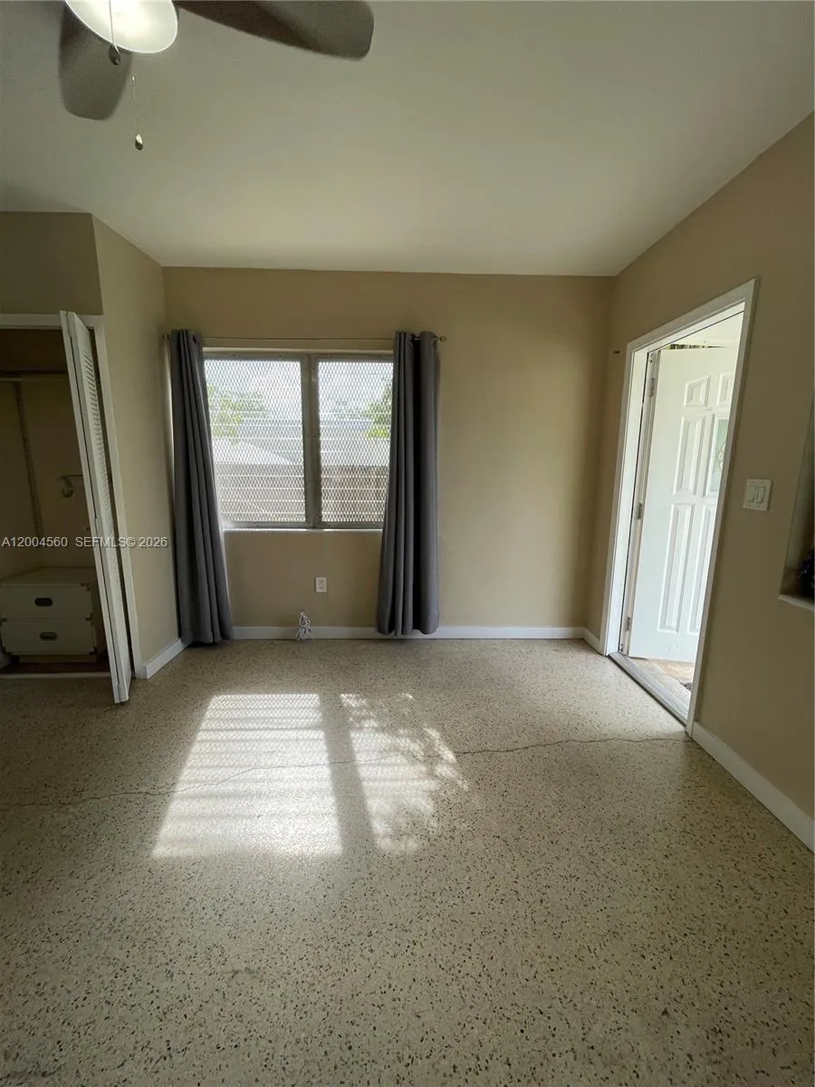 940 Sw 10st 4, Miami, Florida 33130, Miami, Florida 33130, ,1 BathroomBathrooms,Residential Lease,For Rent,940 Sw 10st 4, Miami, Florida 33130,A12004560
