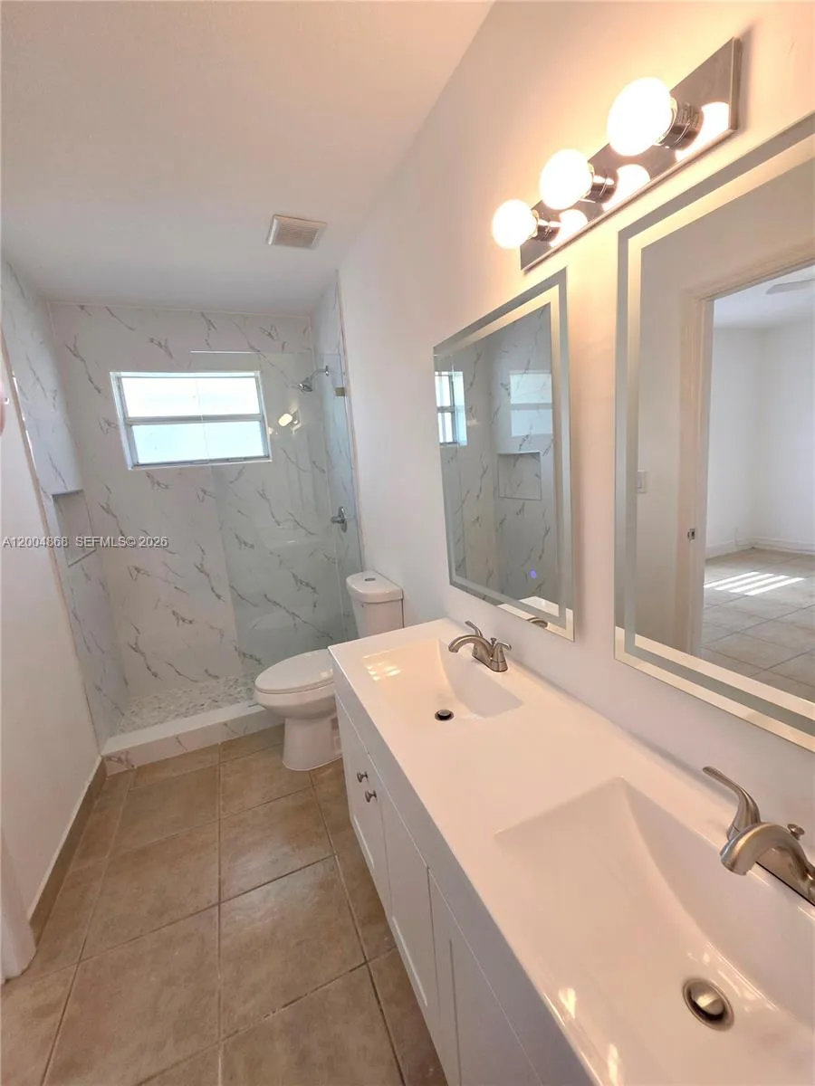 2309 Liberty St A, Hollywood, Florida 33020, Hollywood, Florida 33020, 3 Bedrooms Bedrooms, ,2 BathroomsBathrooms,Residential Lease,For Rent,2309 Liberty St A, Hollywood, Florida 33020,A12004868