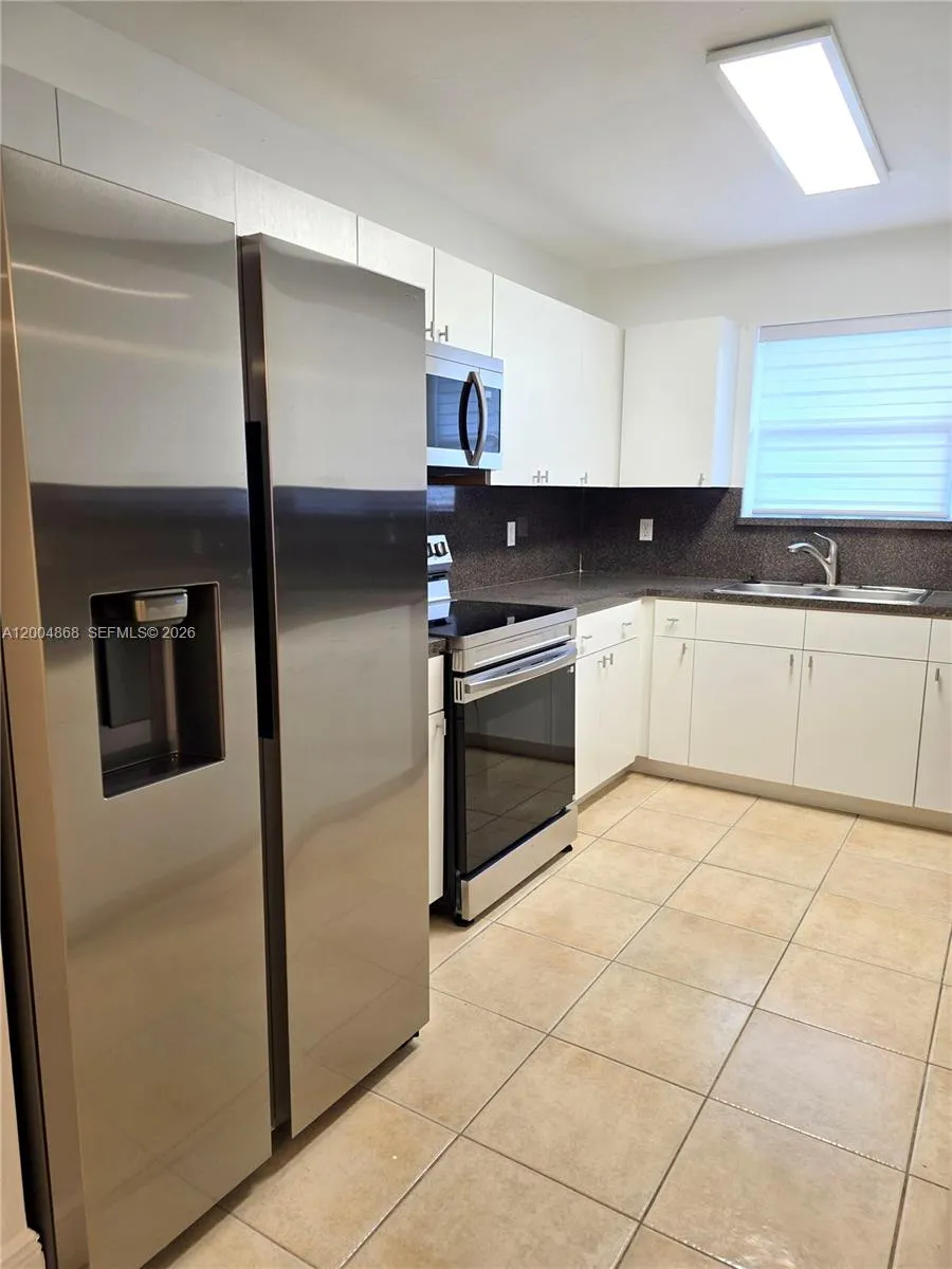 2309 Liberty St A, Hollywood, Florida 33020, Hollywood, Florida 33020, 3 Bedrooms Bedrooms, ,2 BathroomsBathrooms,Residential Lease,For Rent,2309 Liberty St A, Hollywood, Florida 33020,A12004868