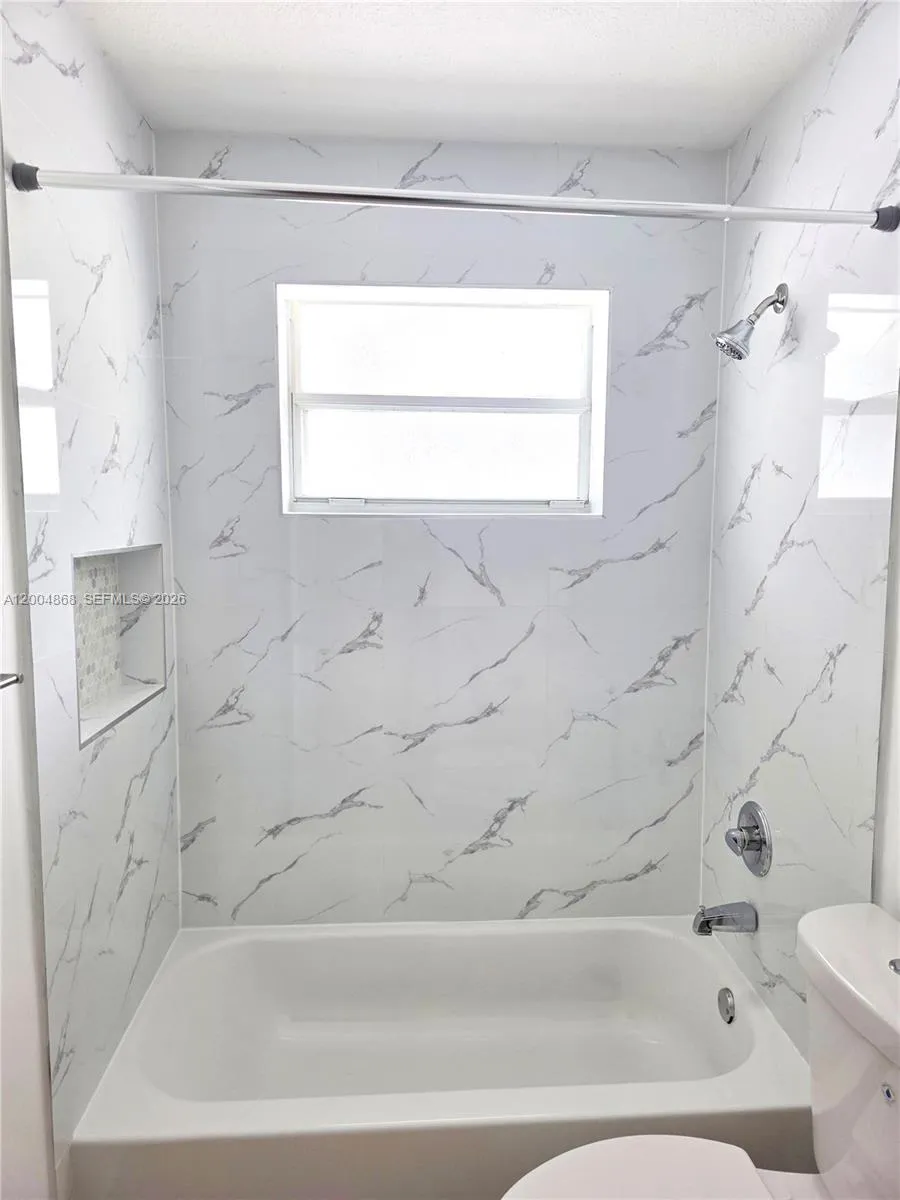 2309 Liberty St A, Hollywood, Florida 33020, Hollywood, Florida 33020, 3 Bedrooms Bedrooms, ,2 BathroomsBathrooms,Residential Lease,For Rent,2309 Liberty St A, Hollywood, Florida 33020,A12004868