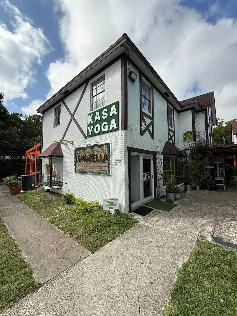 17840 W Dixie Hwy, North Miami Beach, Florida 3316, North Miami Beach, Florida 33160, ,Commercial Lease,For Rent,17840 W Dixie Hwy, North Miami Beach, Florida 3316,A12005053