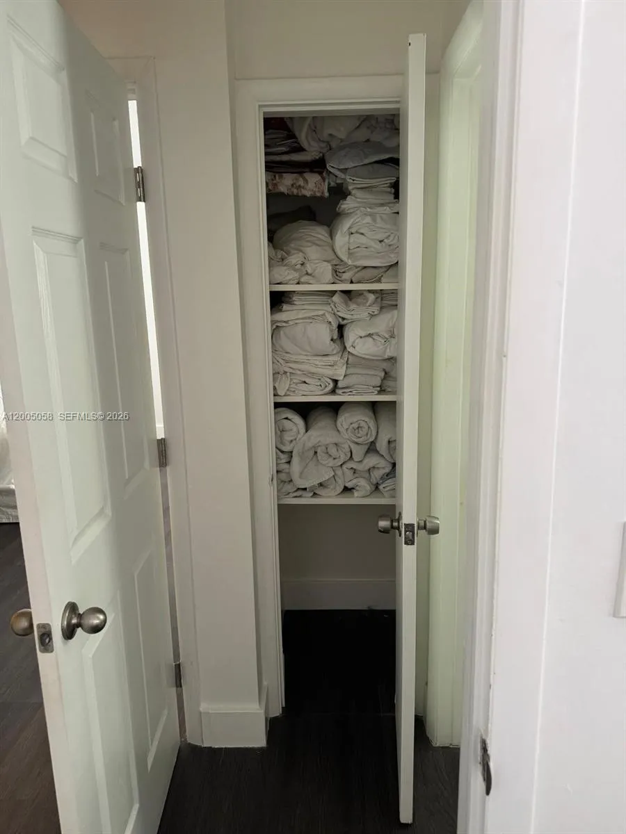 2911 Monroe St 0, Hollywood, Florida 33020, Hollywood, Florida 33020, 3 Bedrooms Bedrooms, ,2 BathroomsBathrooms,Residential Lease,For Rent,2911 Monroe St 0, Hollywood, Florida 33020,A12005058