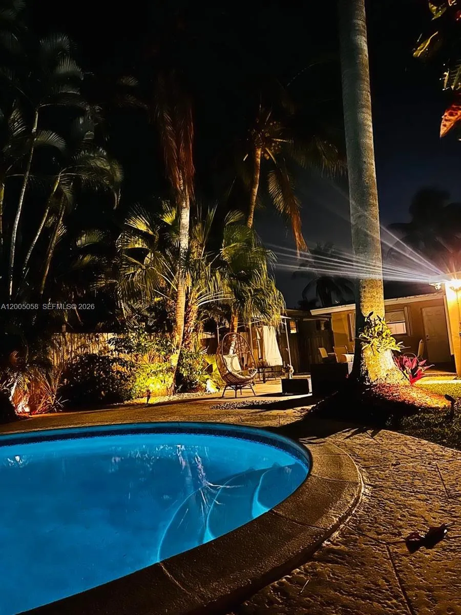 2911 Monroe St 0, Hollywood, Florida 33020, Hollywood, Florida 33020, 3 Bedrooms Bedrooms, ,2 BathroomsBathrooms,Residential Lease,For Rent,2911 Monroe St 0, Hollywood, Florida 33020,A12005058