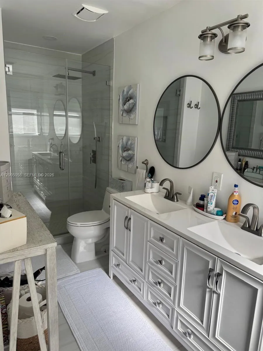 2911 Monroe St 0, Hollywood, Florida 33020, Hollywood, Florida 33020, 3 Bedrooms Bedrooms, ,2 BathroomsBathrooms,Residential Lease,For Rent,2911 Monroe St 0, Hollywood, Florida 33020,A12005058