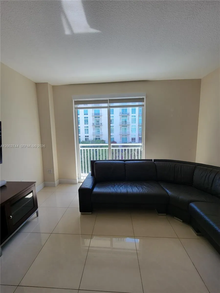 7290 Sw 90th St 403, Miami, Florida 33156, Miami, Florida 33156, 1 Bedroom Bedrooms, ,1 BathroomBathrooms,Residential Lease,For Rent,7290 Sw 90th St 403, Miami, Florida 33156,A12002744
