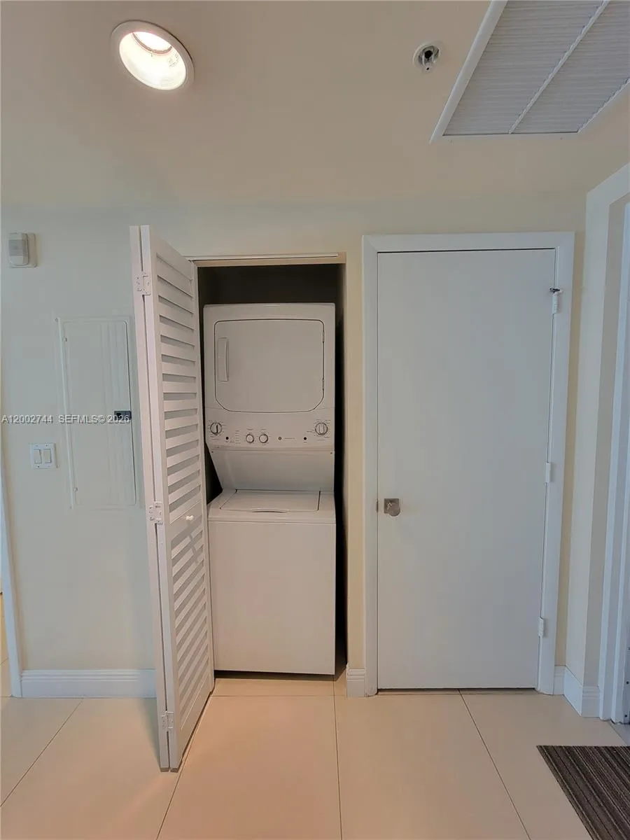 7290 Sw 90th St 403, Miami, Florida 33156, Miami, Florida 33156, 1 Bedroom Bedrooms, ,1 BathroomBathrooms,Residential Lease,For Rent,7290 Sw 90th St 403, Miami, Florida 33156,A12002744