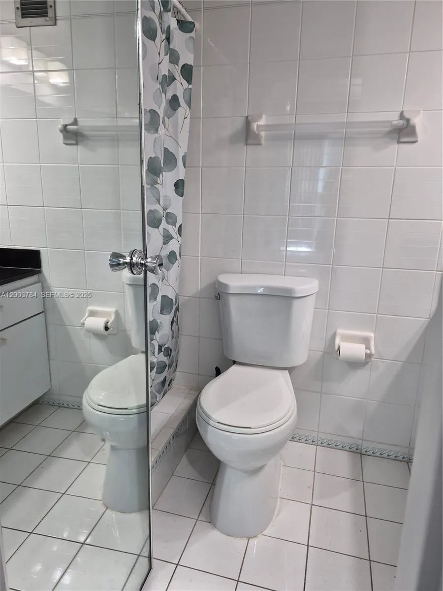 2655 Collins Ave 2406, Miami Beach, Florida 33140, Miami Beach, Florida 33140, 1 Bedroom Bedrooms, ,1 BathroomBathrooms,Residential,For Sale,2655 Collins Ave 2406, Miami Beach, Florida 33140,A12003784