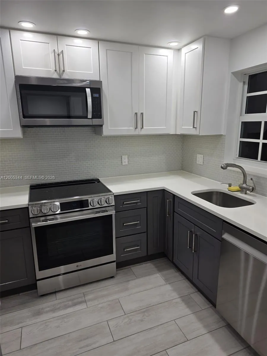 660 Tennis Club Dr 201, Fort Lauderdale, Florida 3, Fort Lauderdale, Florida 33311, 2 Bedrooms Bedrooms, ,2 BathroomsBathrooms,Residential Lease,For Rent,660 Tennis Club Dr 201, Fort Lauderdale, Florida 3,A12005344