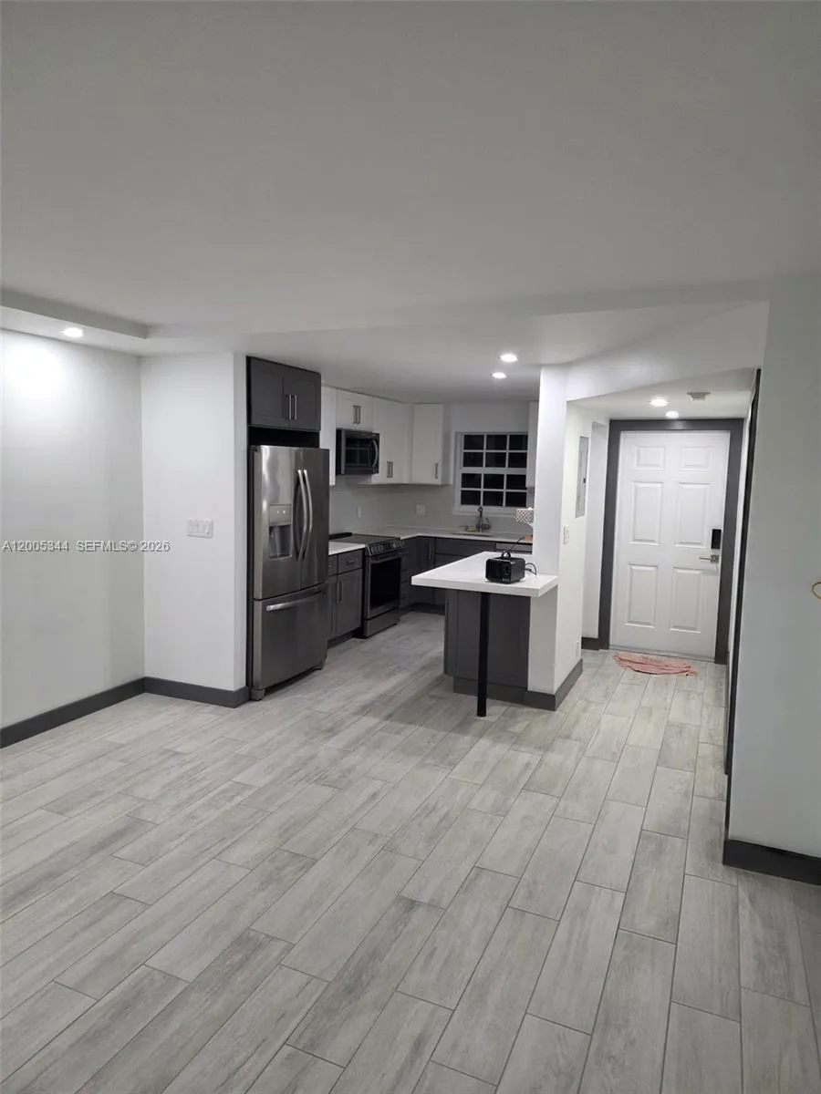 660 Tennis Club Dr 201, Fort Lauderdale, Florida 3, Fort Lauderdale, Florida 33311, 2 Bedrooms Bedrooms, ,2 BathroomsBathrooms,Residential Lease,For Rent,660 Tennis Club Dr 201, Fort Lauderdale, Florida 3,A12005344