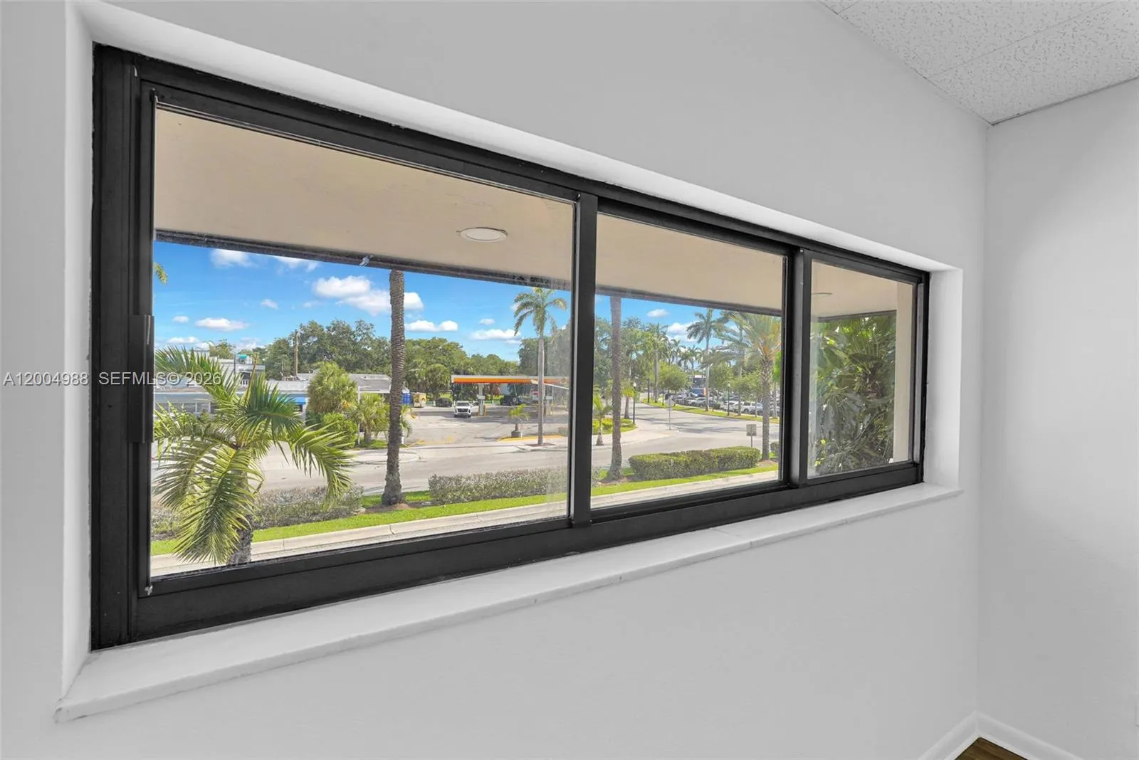 2640 Hollywood Blvd 200, Hollywood, Florida 33020, Hollywood, Florida 33020, ,Commercial Lease,For Rent,2640 Hollywood Blvd 200, Hollywood, Florida 33020,A12004988