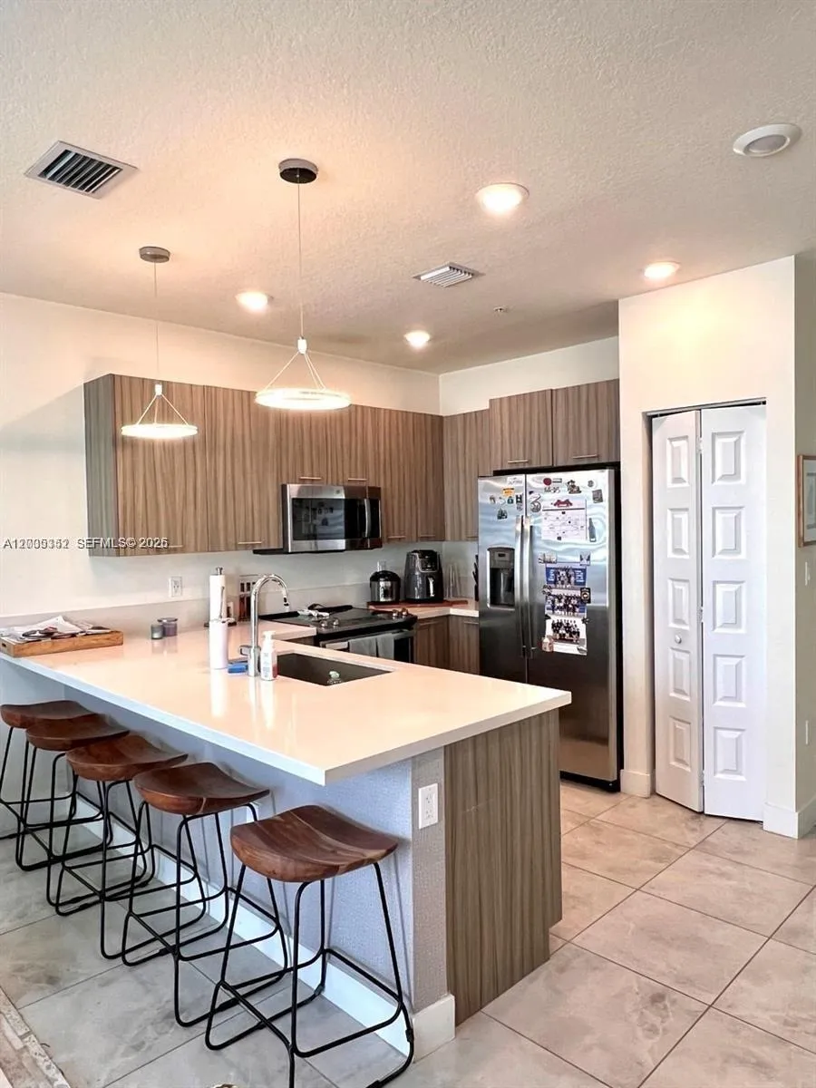 6420 Nw 102nd Path 304, Doral, Florida 33178, Doral, Florida 33178, 3 Bedrooms Bedrooms, ,2 BathroomsBathrooms,Residential Lease,For Rent,6420 Nw 102nd Path 304, Doral, Florida 33178,A12005352