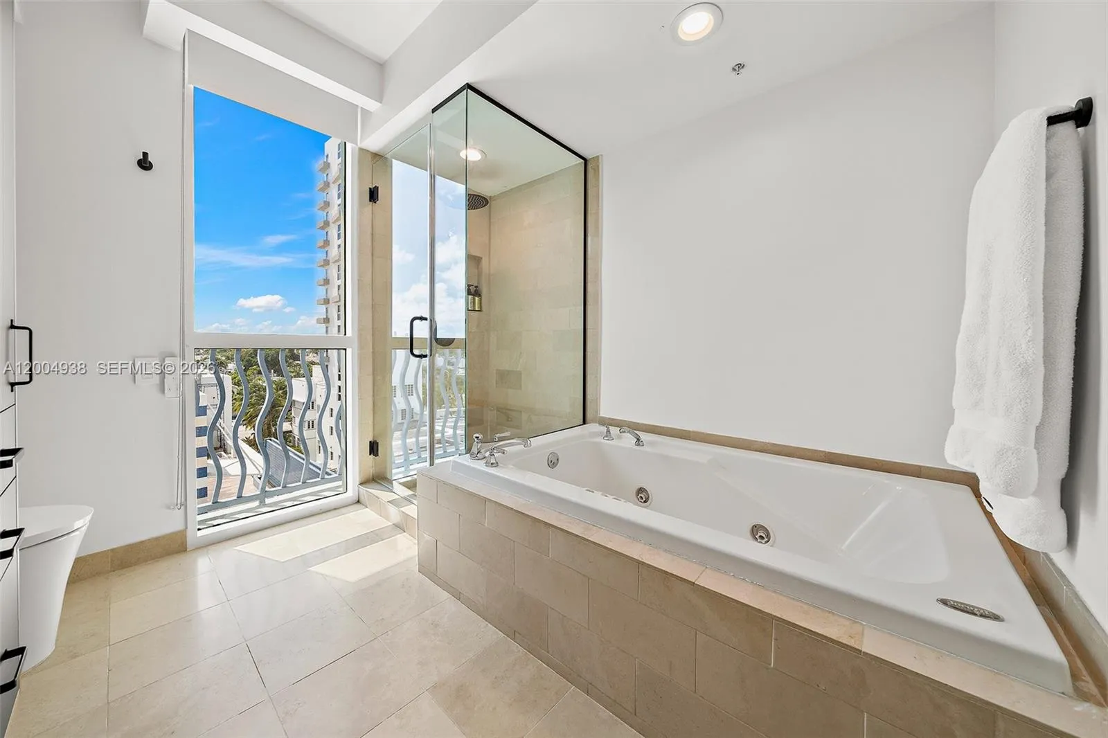 1500 Ocean Dr 607, Miami Beach, Florida 33139, Miami Beach, Florida 33139, 2 Bedrooms Bedrooms, ,2 BathroomsBathrooms,Residential,For Sale,1500 Ocean Dr 607, Miami Beach, Florida 33139,A12004938