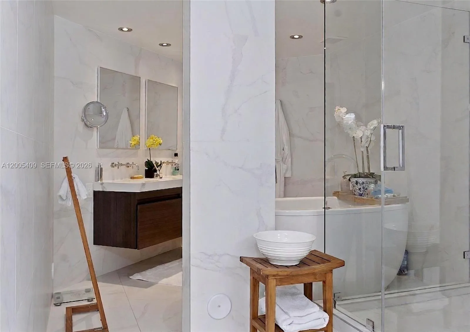 10 Venetian Way 804, Miami Beach, Florida 33139, Miami Beach, Florida 33139, 3 Bedrooms Bedrooms, ,3 BathroomsBathrooms,Residential,For Sale,10 Venetian Way 804, Miami Beach, Florida 33139,A12005409