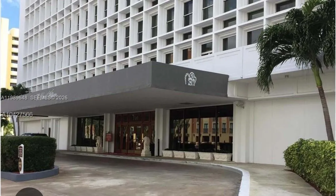 700 Biltmore Way 1112, Coral Gables, Florida 33134, Coral Gables, Florida 33134, 1 Bedroom Bedrooms, ,1 BathroomBathrooms,Residential Lease,For Rent,700 Biltmore Way 1112, Coral Gables, Florida 33134,A11989648