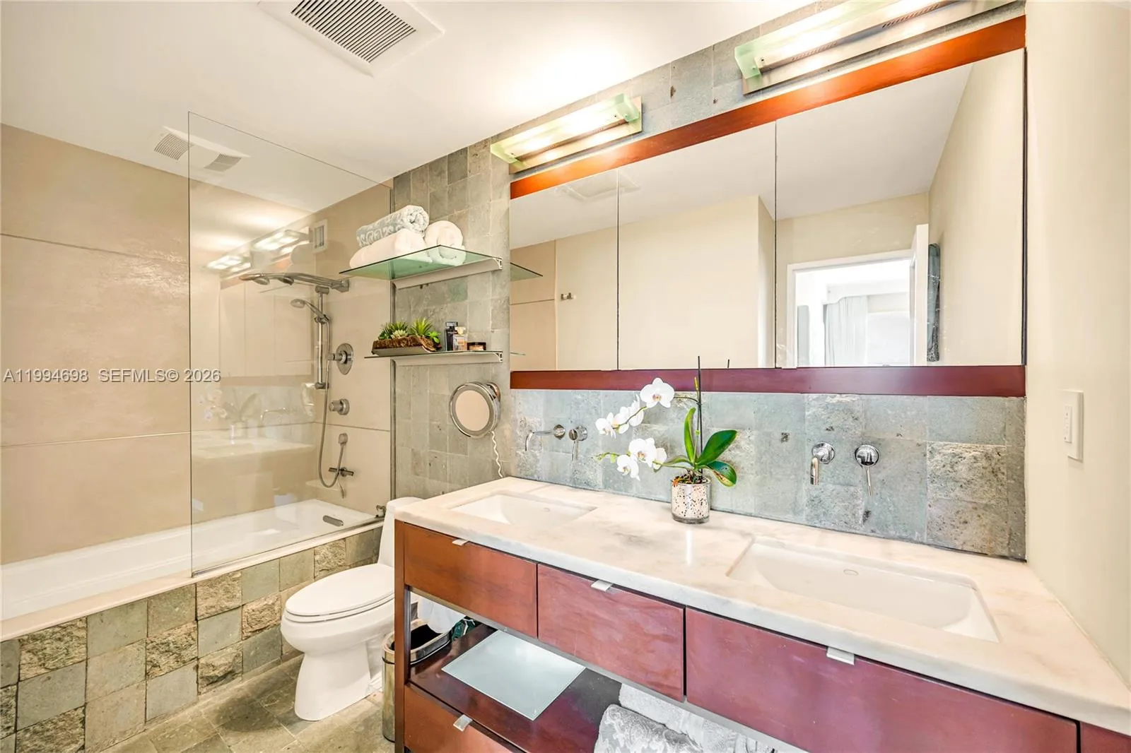 9102 W Bay Harbor Dr 3-c, Bay Harbor Islands, Flor, Bay Harbor Islands, Florida 33154, 1 Bedroom Bedrooms, ,1 BathroomBathrooms,Residential,For Sale,9102 W Bay Harbor Dr 3-c, Bay Harbor Islands, Flor,A11994698