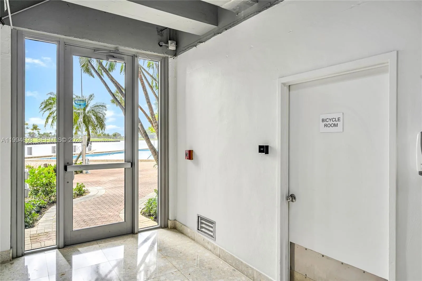 9102 W Bay Harbor Dr 3-c, Bay Harbor Islands, Flor, Bay Harbor Islands, Florida 33154, 1 Bedroom Bedrooms, ,1 BathroomBathrooms,Residential,For Sale,9102 W Bay Harbor Dr 3-c, Bay Harbor Islands, Flor,A11994698