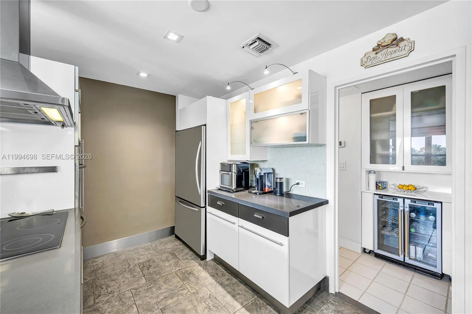 9102 W Bay Harbor Dr 3-c, Bay Harbor Islands, Flor, Bay Harbor Islands, Florida 33154, 1 Bedroom Bedrooms, ,1 BathroomBathrooms,Residential,For Sale,9102 W Bay Harbor Dr 3-c, Bay Harbor Islands, Flor,A11994698