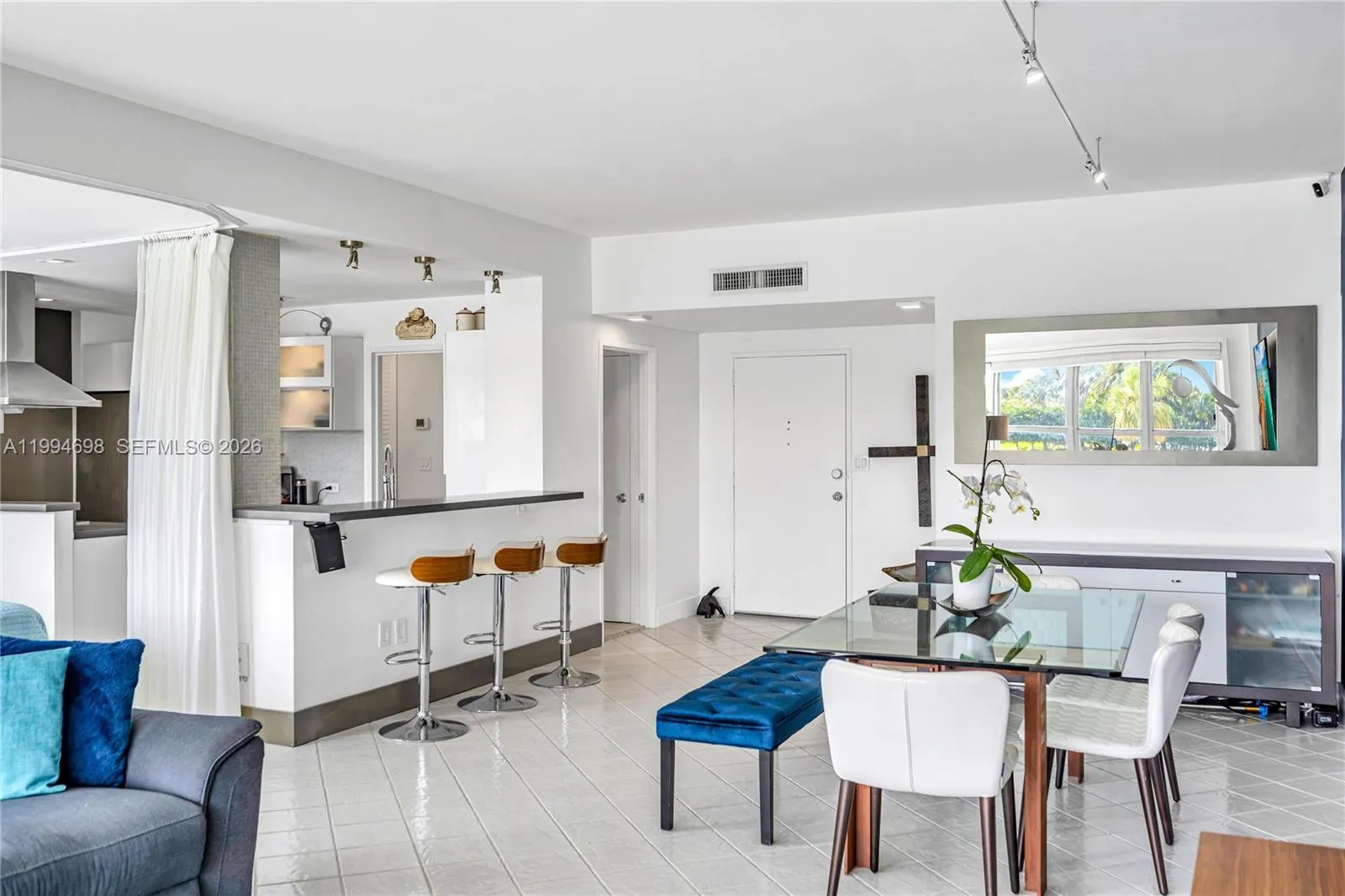 9102 W Bay Harbor Dr 3-c, Bay Harbor Islands, Flor, Bay Harbor Islands, Florida 33154, 1 Bedroom Bedrooms, ,1 BathroomBathrooms,Residential,For Sale,9102 W Bay Harbor Dr 3-c, Bay Harbor Islands, Flor,A11994698