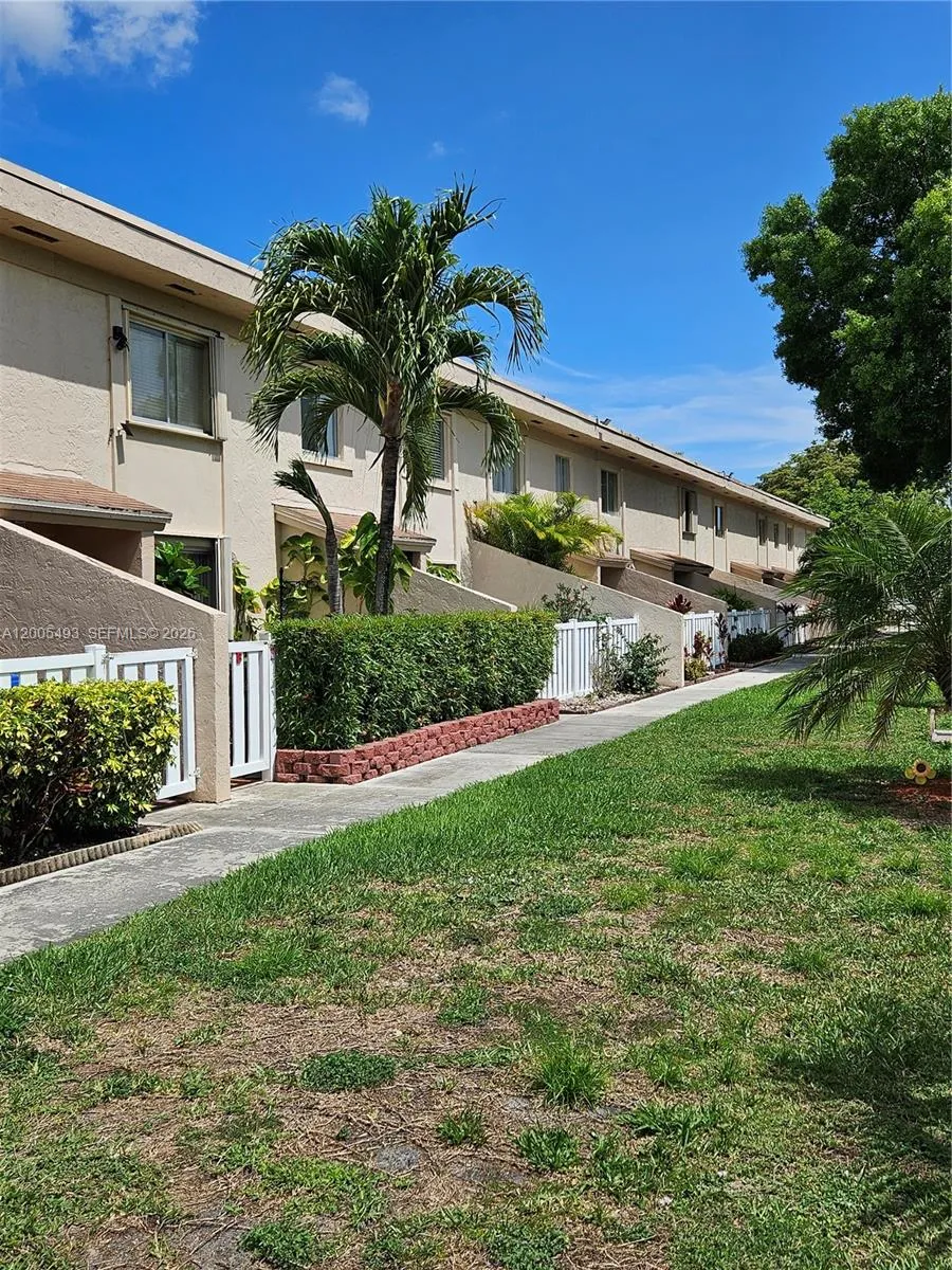 1419 Nw 80th Ave F, Margate, Florida 33063, Margate, Florida 33063, 3 Bedrooms Bedrooms, ,2 BathroomsBathrooms,Residential,For Sale,1419 Nw 80th Ave F, Margate, Florida 33063,A12005493