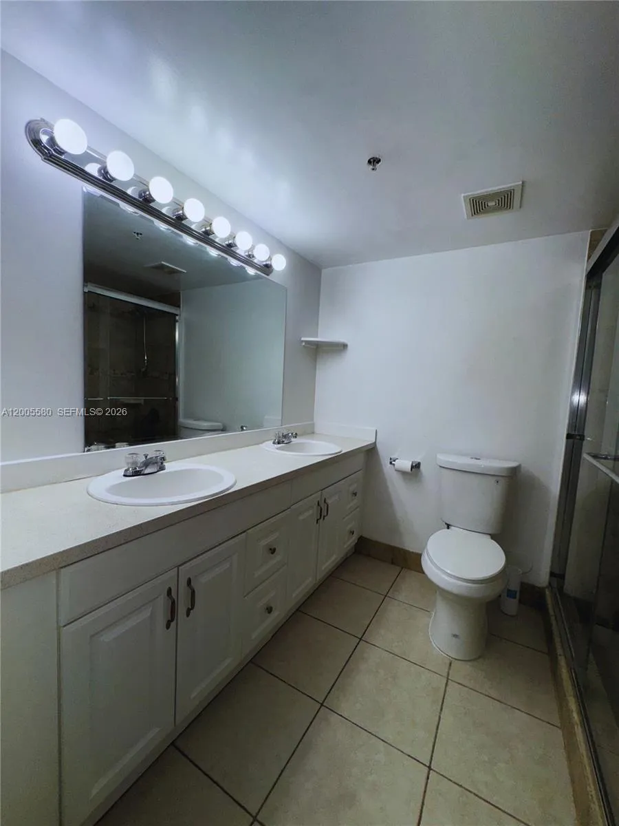 Hollywood, Florida 33021, 2 Bedrooms Bedrooms, ,2 BathroomsBathrooms,Residential,For Sale,A12005580