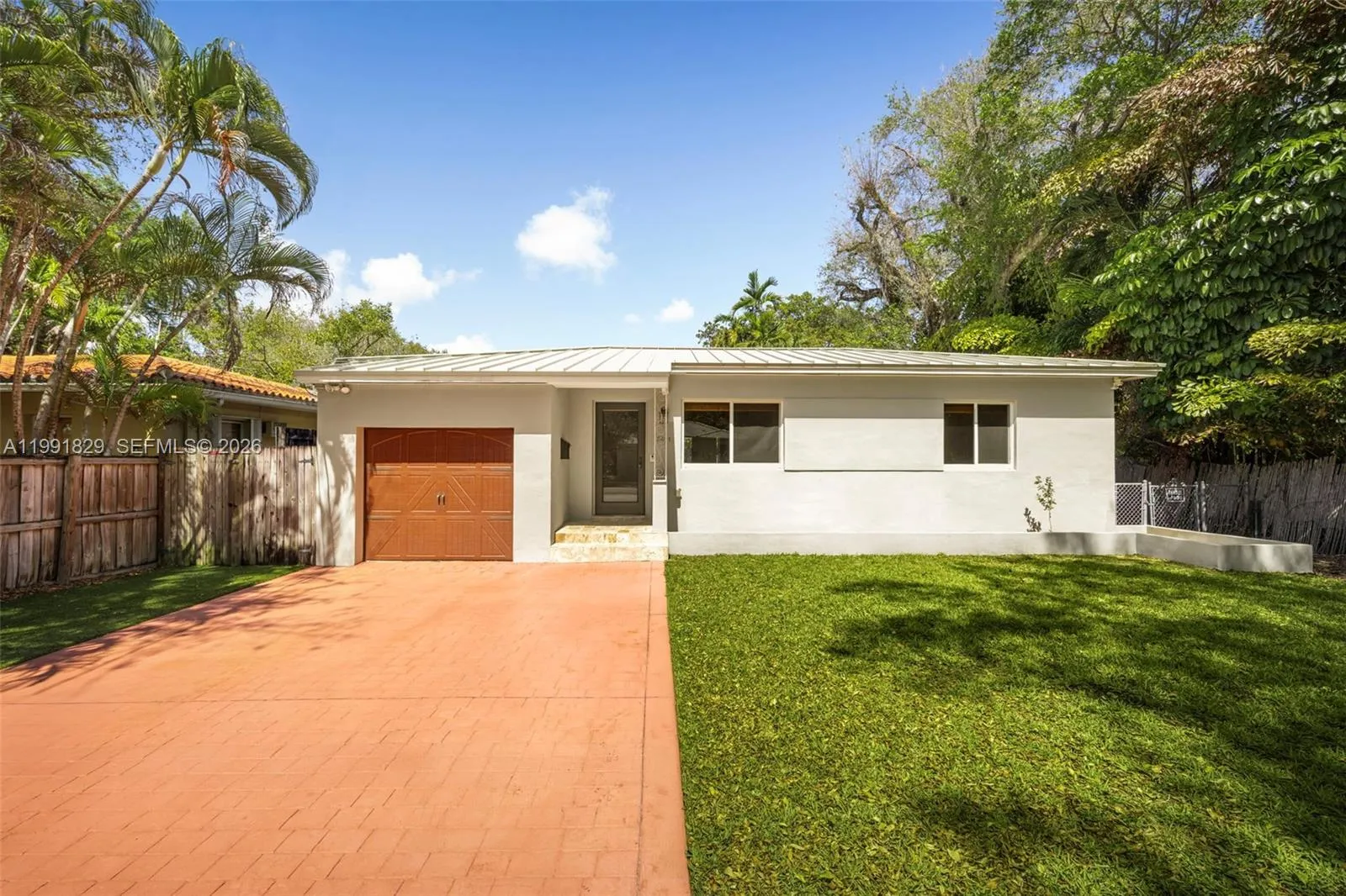 2431 Overbrook St, Miami, Florida 33133, Miami, Florida 33133, 2 Bedrooms Bedrooms, ,1 BathroomBathrooms,Residential Lease,For Rent,2431 Overbrook St, Miami, Florida 33133,A11991829