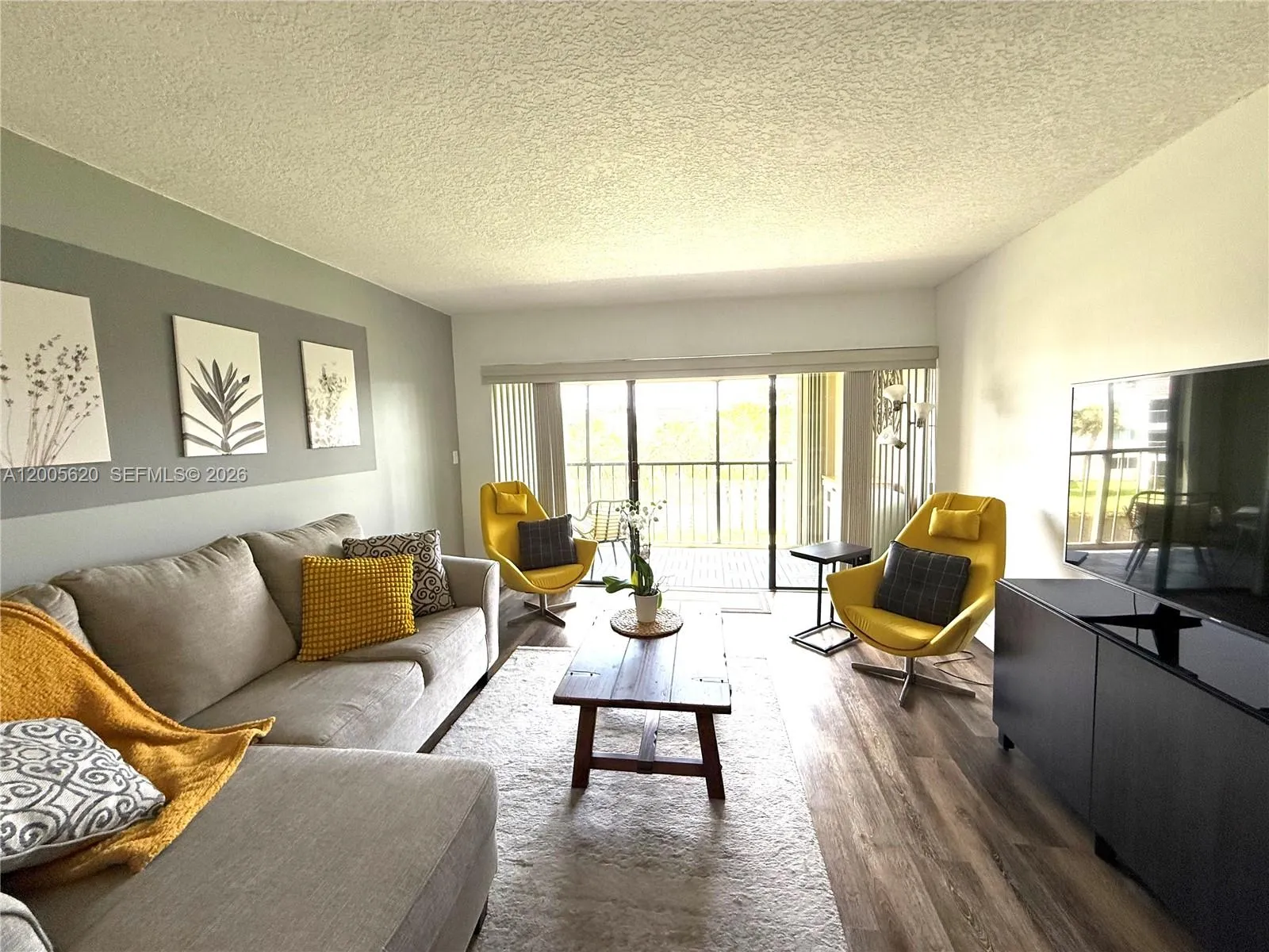 230 Lakeview Dr 307, Weston, Florida 33326, Weston, Florida 33326, 2 Bedrooms Bedrooms, ,2 BathroomsBathrooms,Residential Lease,For Rent,230 Lakeview Dr 307, Weston, Florida 33326,A12005620