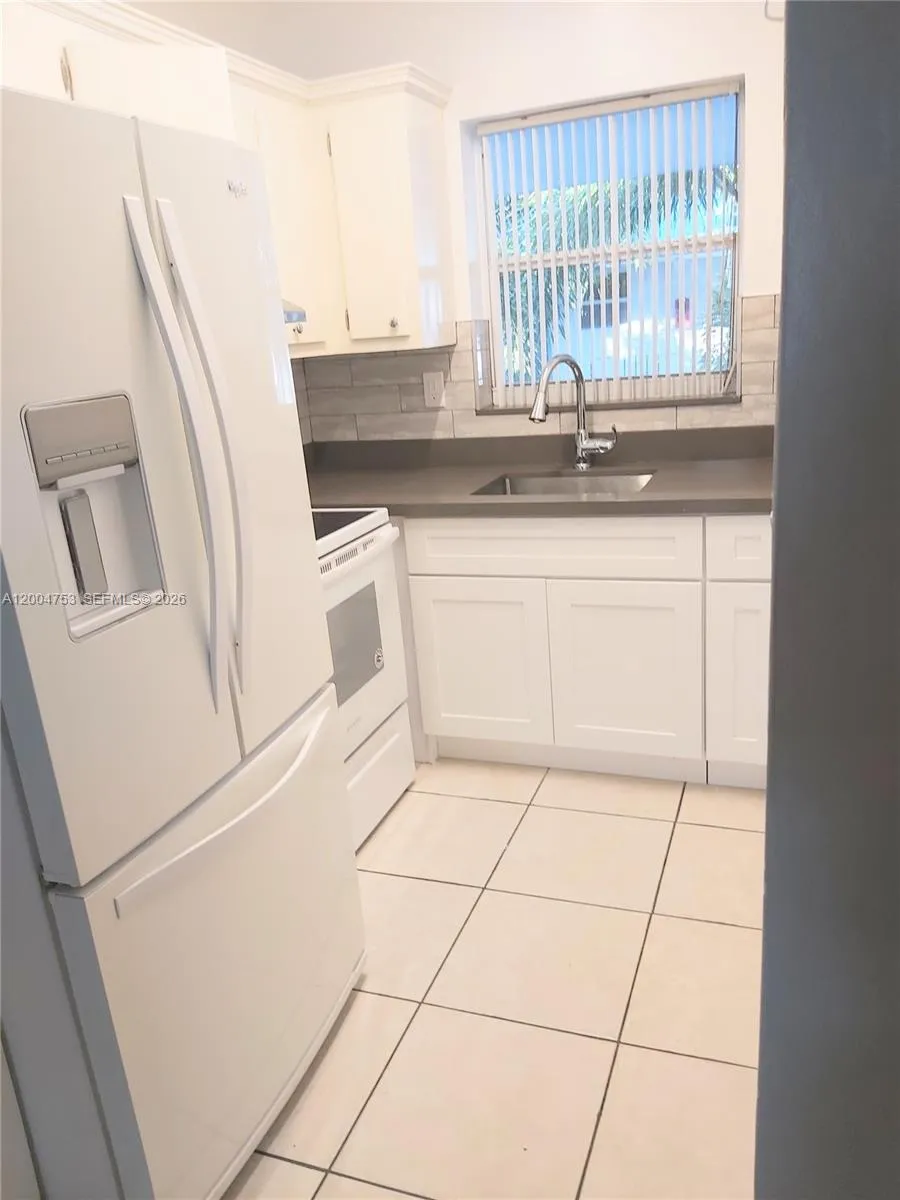 1300 N 17th Ave 202, Hollywood, Florida 33020, Hollywood, Florida 33020, 1 Bedroom Bedrooms, ,1 BathroomBathrooms,Residential Lease,For Rent,1300 N 17th Ave 202, Hollywood, Florida 33020,A12004753