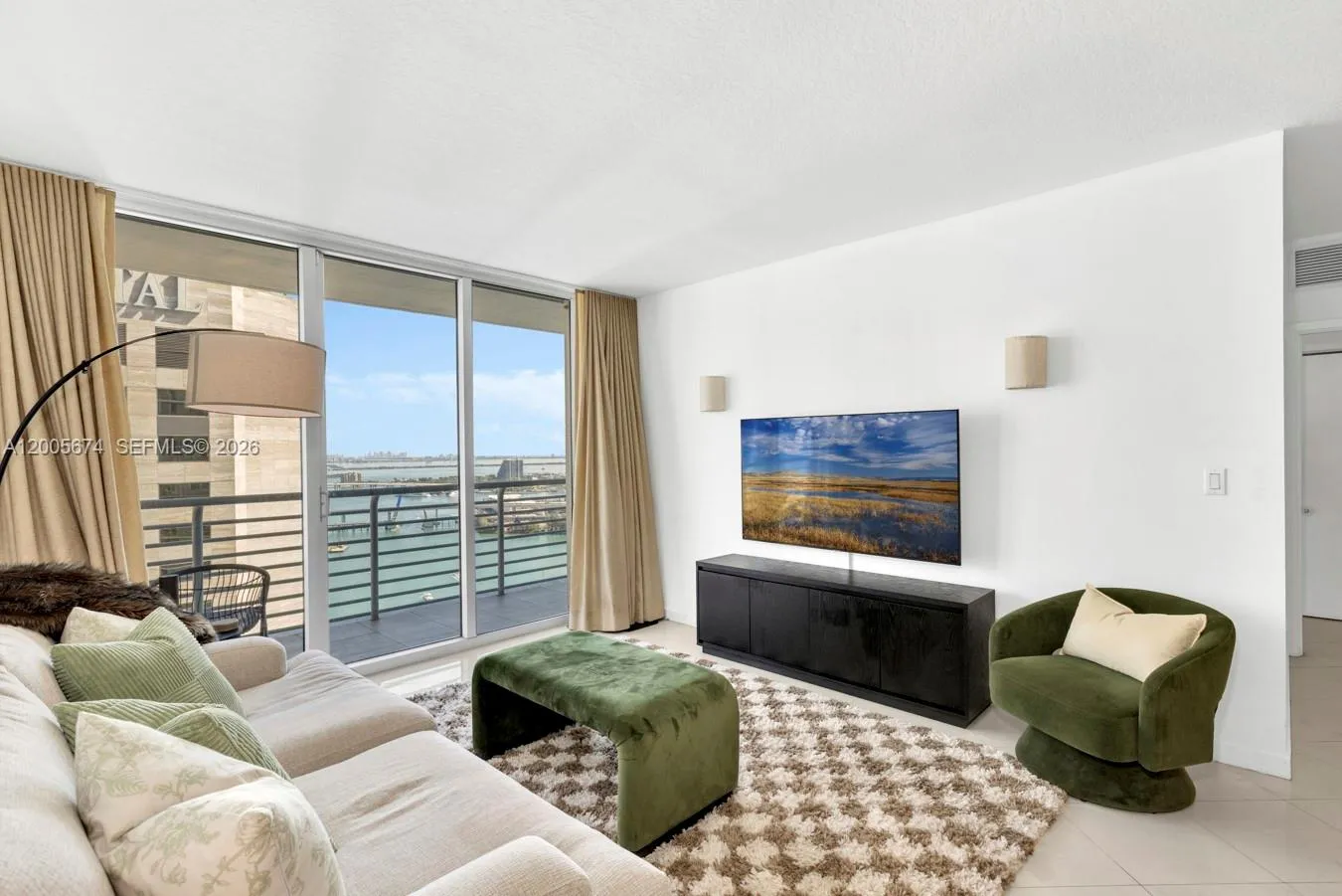 335 S Biscayne Bl 3408, Miami, Florida 33131, Miami, Florida 33131, 2 Bedrooms Bedrooms, ,2 BathroomsBathrooms,Residential,For Sale,335 S Biscayne Bl 3408, Miami, Florida 33131,A12005674