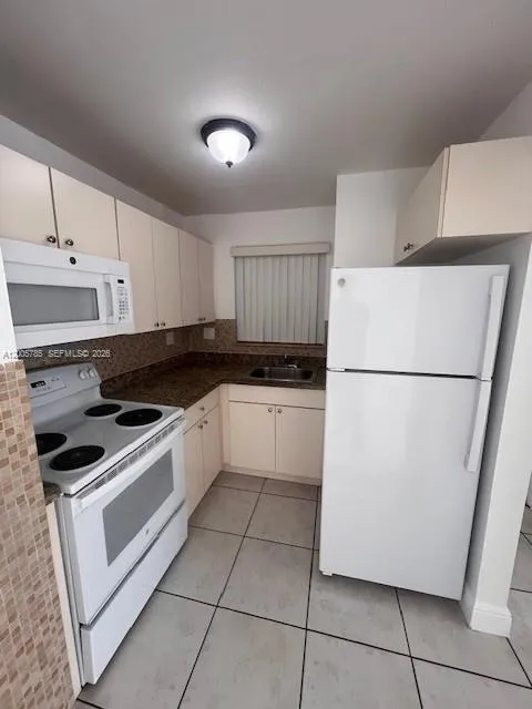 8870 Fontainebleau Blvd 307, Miami, Florida 33172, Miami, Florida 33172, 1 Bedroom Bedrooms, ,1 BathroomBathrooms,Residential Lease,For Rent,8870 Fontainebleau Blvd 307, Miami, Florida 33172,A12005785