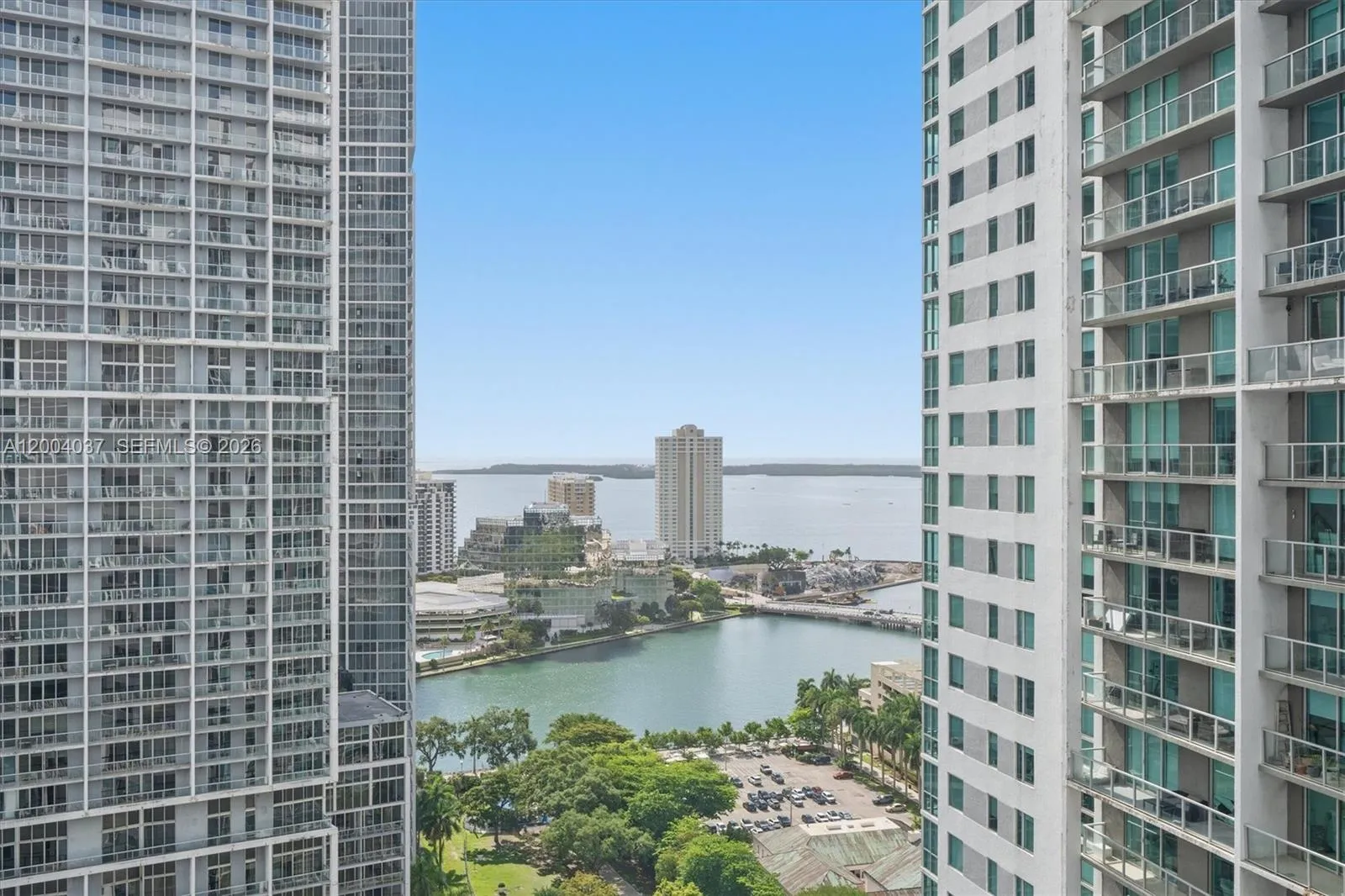 77 Se 5th Street 2614, Miami, Florida 33131, Miami, Florida 33131, 1 Bedroom Bedrooms, ,1 BathroomBathrooms,Residential Lease,For Rent,77 Se 5th Street 2614, Miami, Florida 33131,A12004037