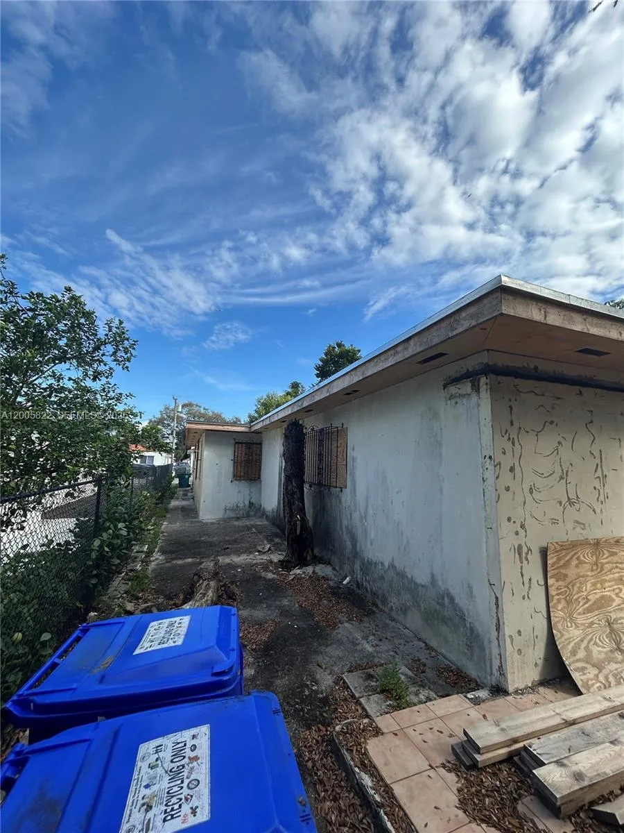1780 Nw 15th St, Miami, Florida 33125, Miami, Florida 33125, ,Residential Income,For Sale,1780 Nw 15th St, Miami, Florida 33125,A12005822