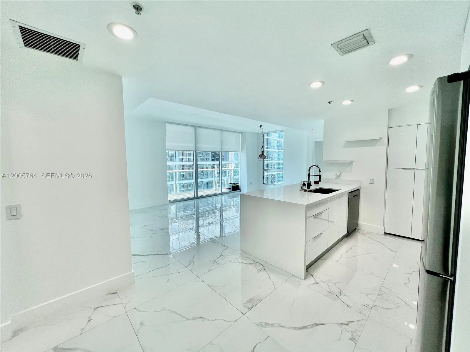 300 S Biscayne Blvd 3502, Miami, Florida 33131, Miami, Florida 33131, 2 Bedrooms Bedrooms, ,2 BathroomsBathrooms,Residential Lease,For Rent,300 S Biscayne Blvd 3502, Miami, Florida 33131,A12005764