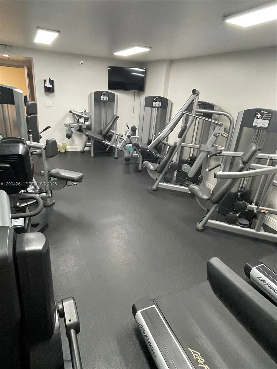 919 Hillcrest Dr 504, Hollywood, Florida 33021, Hollywood, Florida 33021, 2 Bedrooms Bedrooms, ,2 BathroomsBathrooms,Residential,For Sale,919 Hillcrest Dr 504, Hollywood, Florida 33021,A12004961