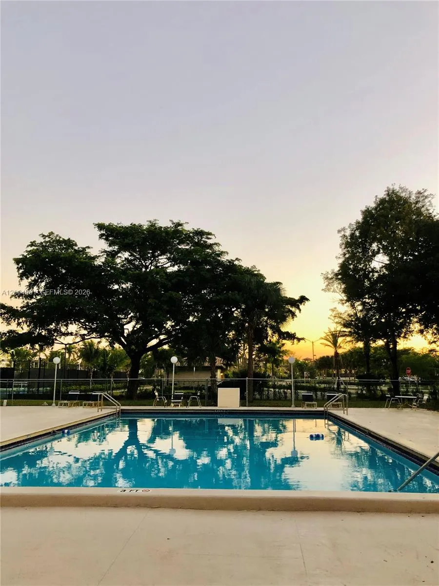 919 Hillcrest Dr 504, Hollywood, Florida 33021, Hollywood, Florida 33021, 2 Bedrooms Bedrooms, ,2 BathroomsBathrooms,Residential,For Sale,919 Hillcrest Dr 504, Hollywood, Florida 33021,A12004961