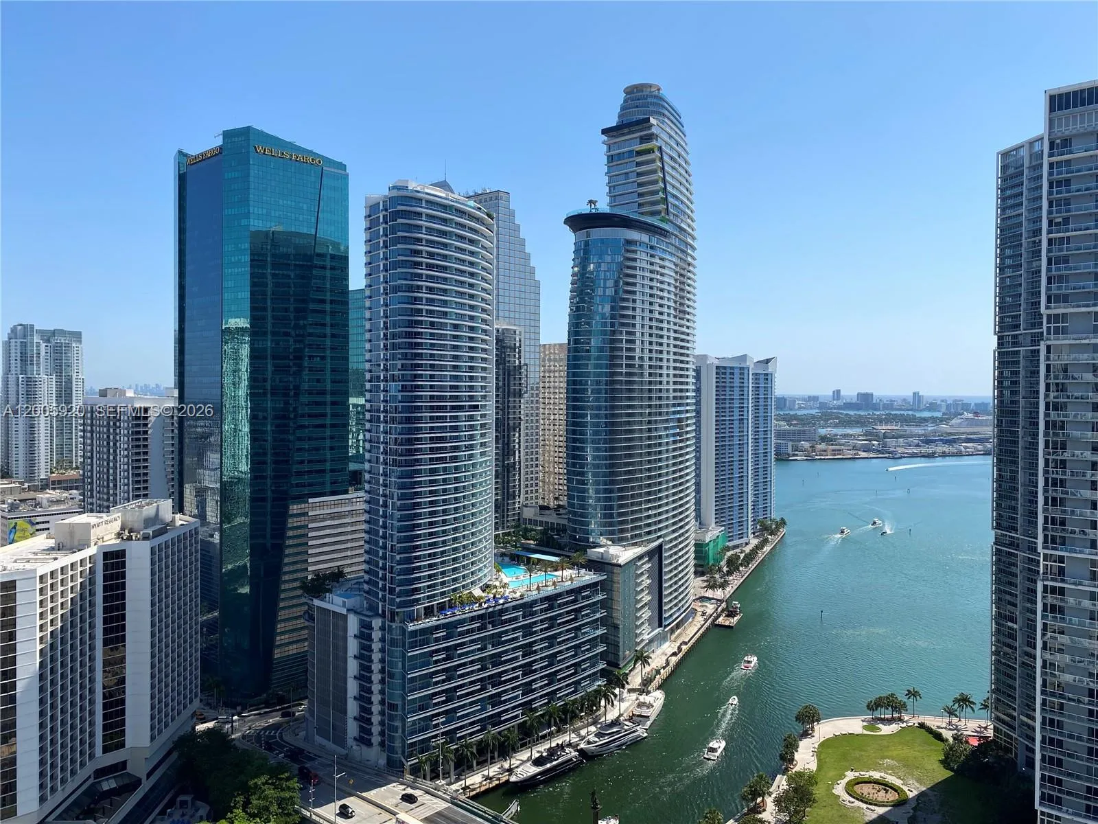55 Se 6th St 3905, Miami, Florida 33131, Miami, Florida 33131, 2 Bedrooms Bedrooms, ,2 BathroomsBathrooms,Residential Lease,For Rent,55 Se 6th St 3905, Miami, Florida 33131,A12005920