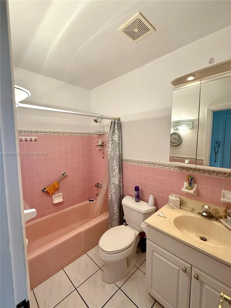 11 Ne 204th St 23, Miami Gardens, Florida 33179, Miami Gardens, Florida 33179, 1 Bedroom Bedrooms, ,1 BathroomBathrooms,Residential,For Sale,11 Ne 204th St 23, Miami Gardens, Florida 33179,A12005934