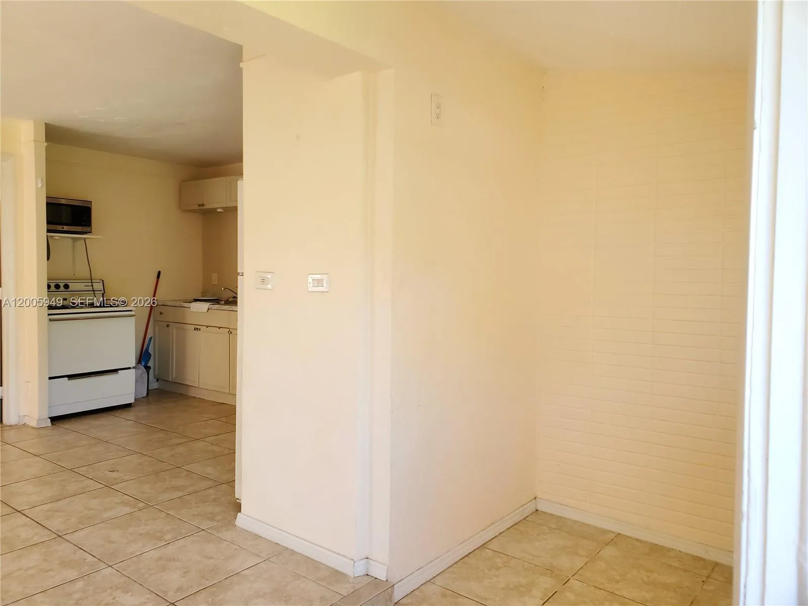 2114 Mckinley St Rear A, Hollywood, Florida 33020, Hollywood, Florida 33020, 1 Bedroom Bedrooms, ,1 BathroomBathrooms,Residential Lease,For Rent,2114 Mckinley St Rear A, Hollywood, Florida 33020,A12005949