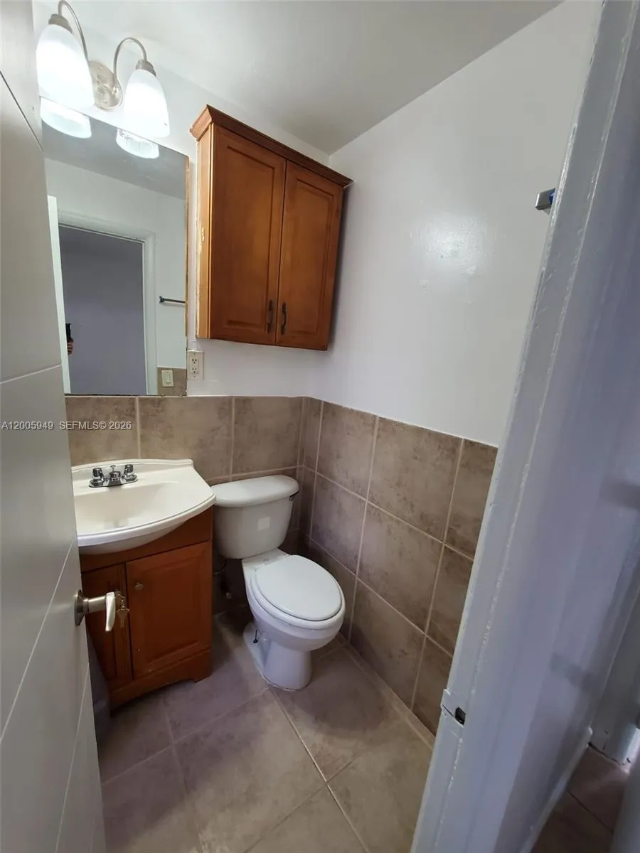 2114 Mckinley St Rear A, Hollywood, Florida 33020, Hollywood, Florida 33020, 1 Bedroom Bedrooms, ,1 BathroomBathrooms,Residential Lease,For Rent,2114 Mckinley St Rear A, Hollywood, Florida 33020,A12005949