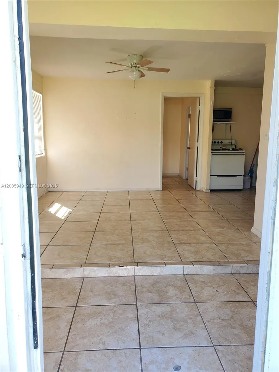 2114 Mckinley St Rear A, Hollywood, Florida 33020, Hollywood, Florida 33020, 1 Bedroom Bedrooms, ,1 BathroomBathrooms,Residential Lease,For Rent,2114 Mckinley St Rear A, Hollywood, Florida 33020,A12005949