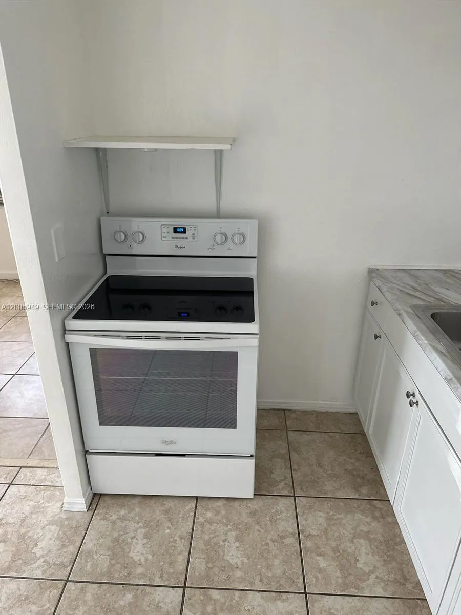 2114 Mckinley St Rear A, Hollywood, Florida 33020, Hollywood, Florida 33020, 1 Bedroom Bedrooms, ,1 BathroomBathrooms,Residential Lease,For Rent,2114 Mckinley St Rear A, Hollywood, Florida 33020,A12005949