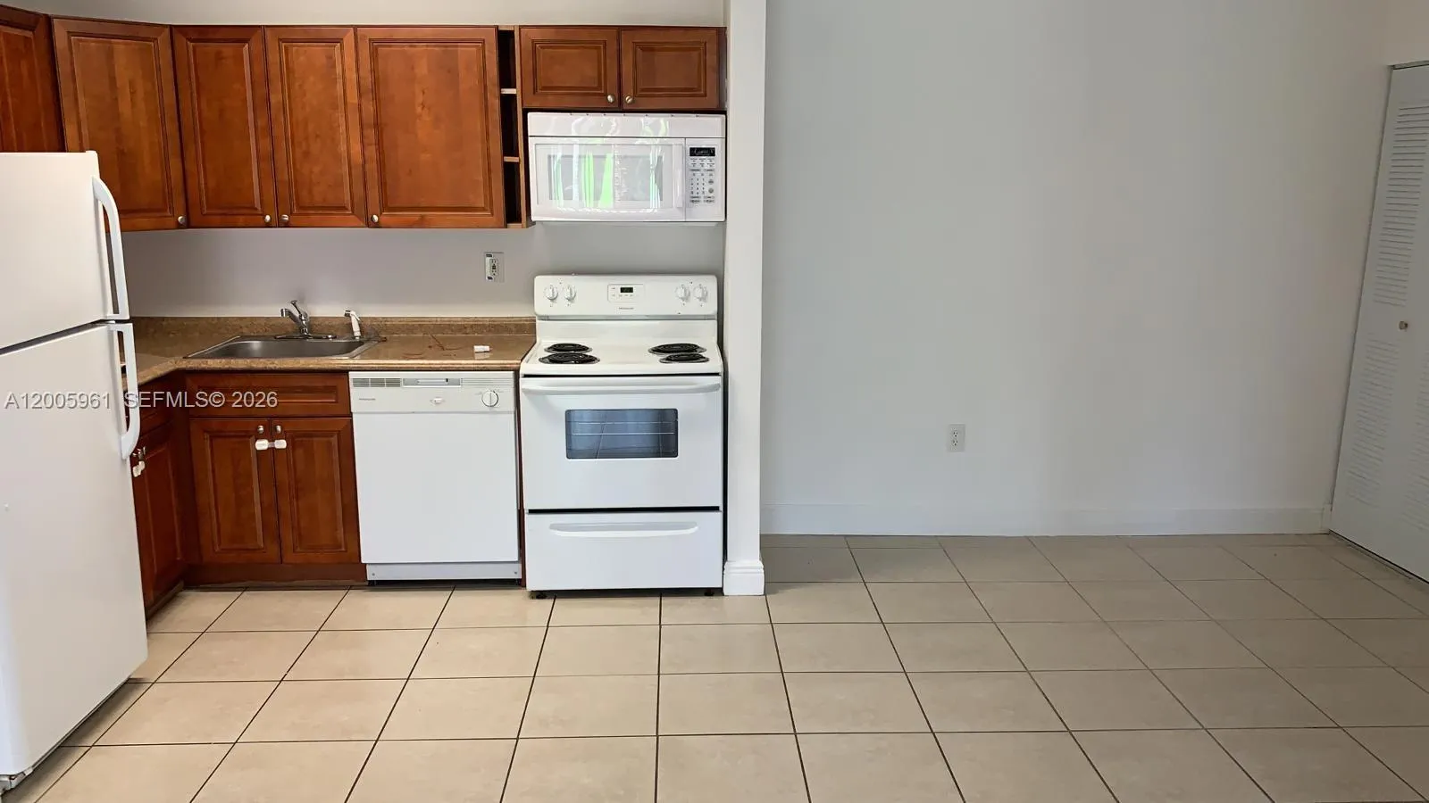 7090 Nw 179th St 108, Hialeah, Florida 33015, Hialeah, Florida 33015, 2 Bedrooms Bedrooms, ,2 BathroomsBathrooms,Residential,For Sale,7090 Nw 179th St 108, Hialeah, Florida 33015,A12005961