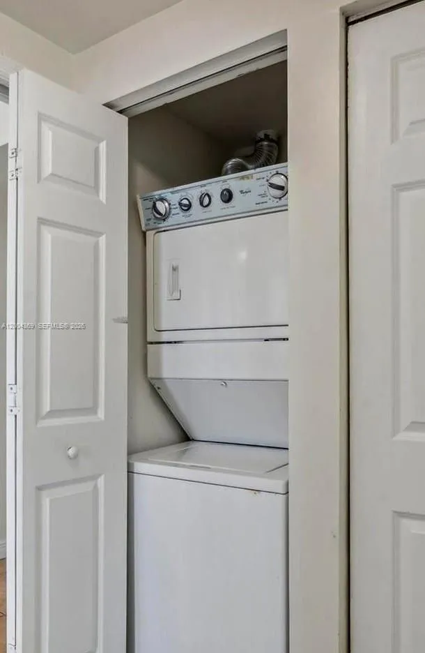 888 S Douglas Rd 1512, Coral Gables, Florida 33134, Coral Gables, Florida 33134, 1 Bedroom Bedrooms, ,1 BathroomBathrooms,Residential,For Sale,888 S Douglas Rd 1512, Coral Gables, Florida 33134,A12004369