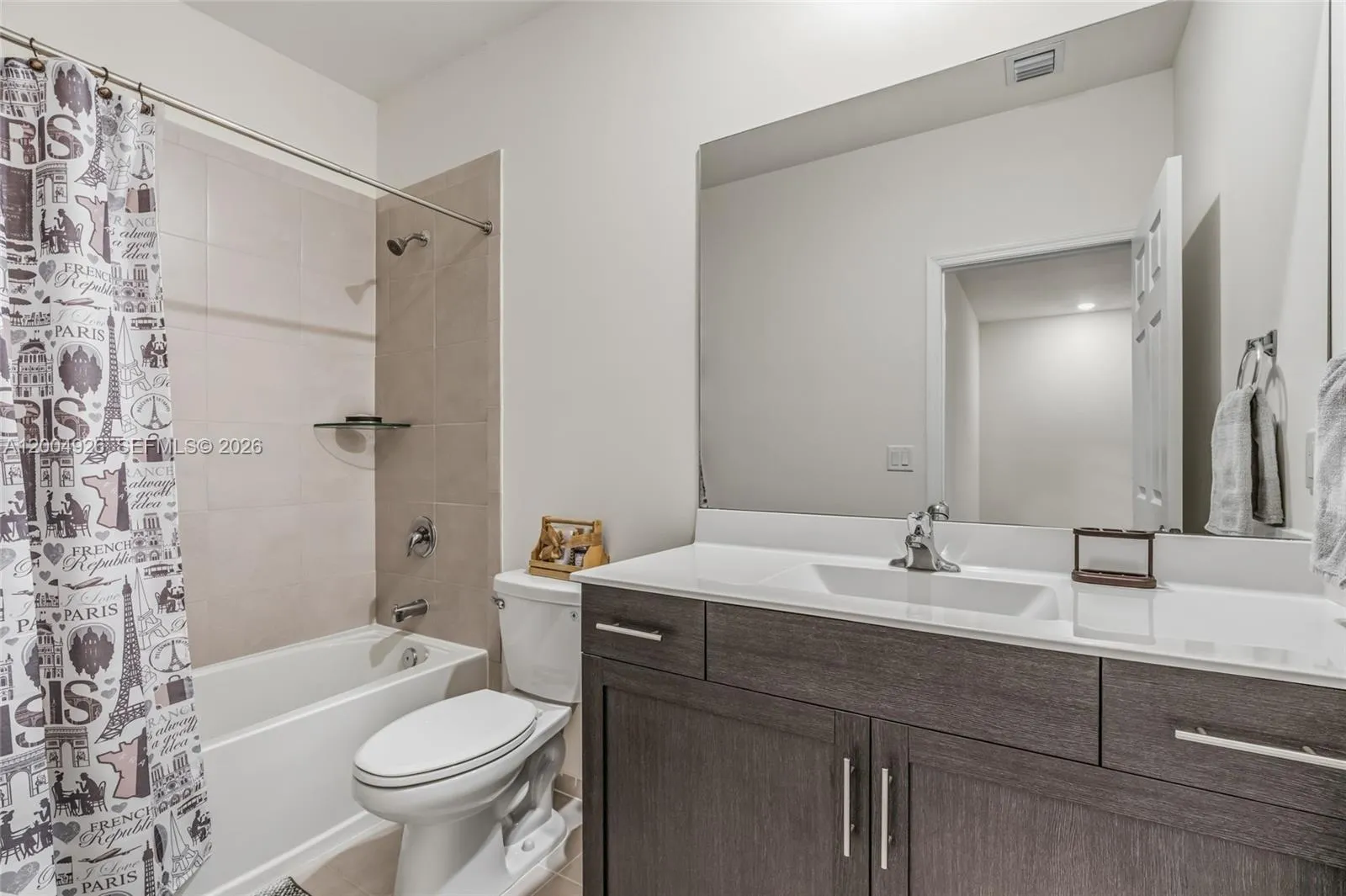 10964 W 32nd Ln, Hialeah, Florida 33018, Hialeah, Florida 33018, 3 Bedrooms Bedrooms, 7 Rooms Rooms,2 BathroomsBathrooms,Residential,For Sale,10964 W 32nd Ln, Hialeah, Florida 33018,A12004926