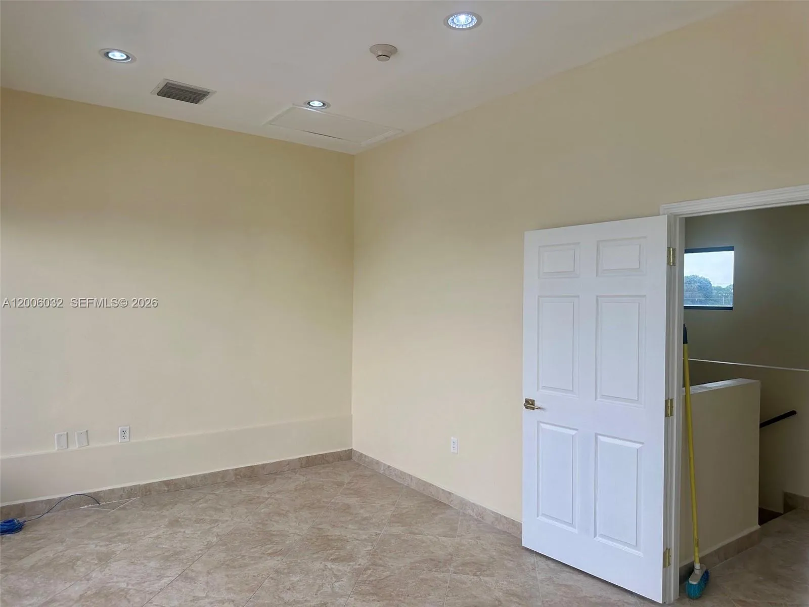 5455 Sw 8 St 215, Miami, Florida 33134, Miami, Florida 33134, ,Commercial Lease,For Rent,5455 Sw 8 St 215, Miami, Florida 33134,A12006032