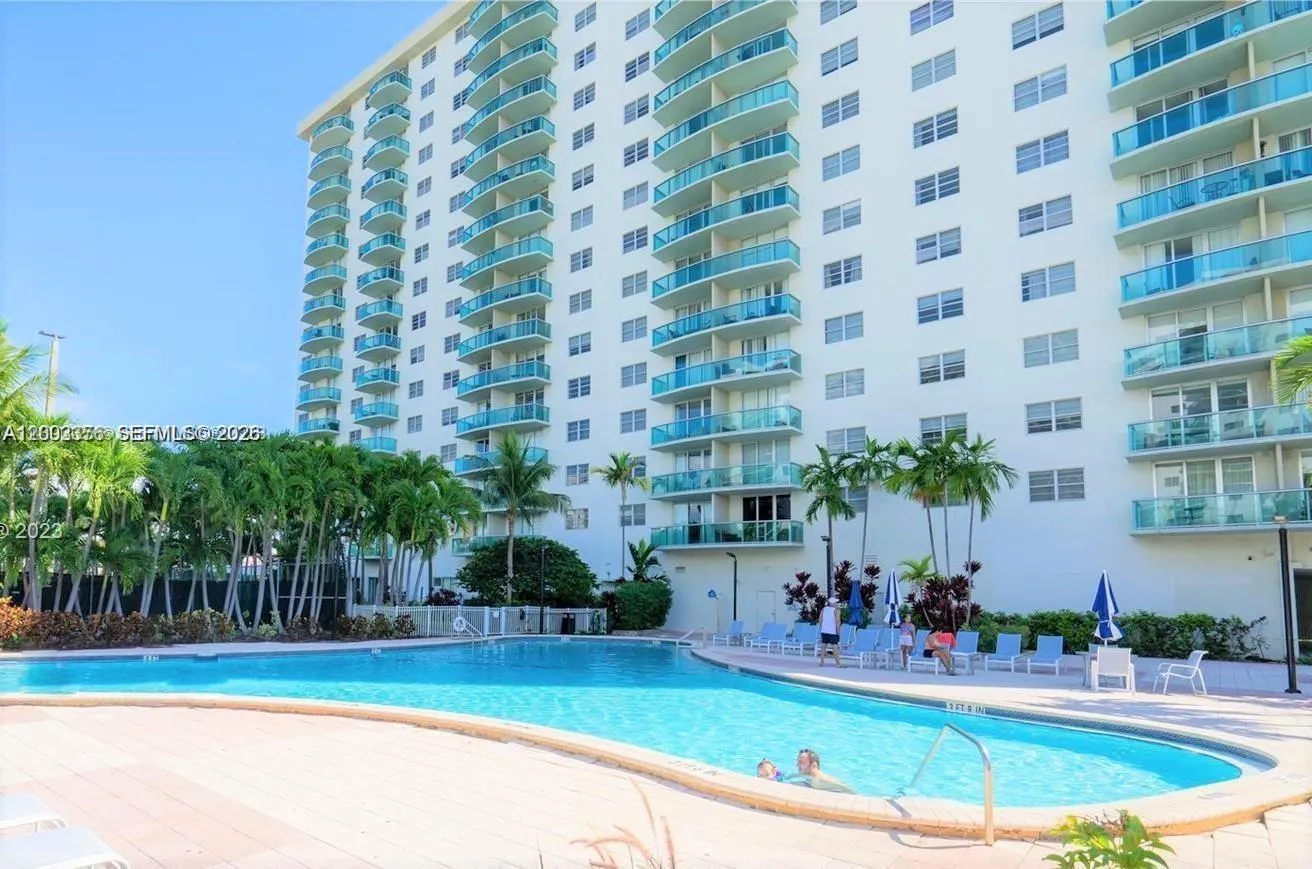 Sunny Isles Beach, Florida 33160, 1 Bedroom Bedrooms, ,1 BathroomBathrooms,Residential,For Sale,A12003376