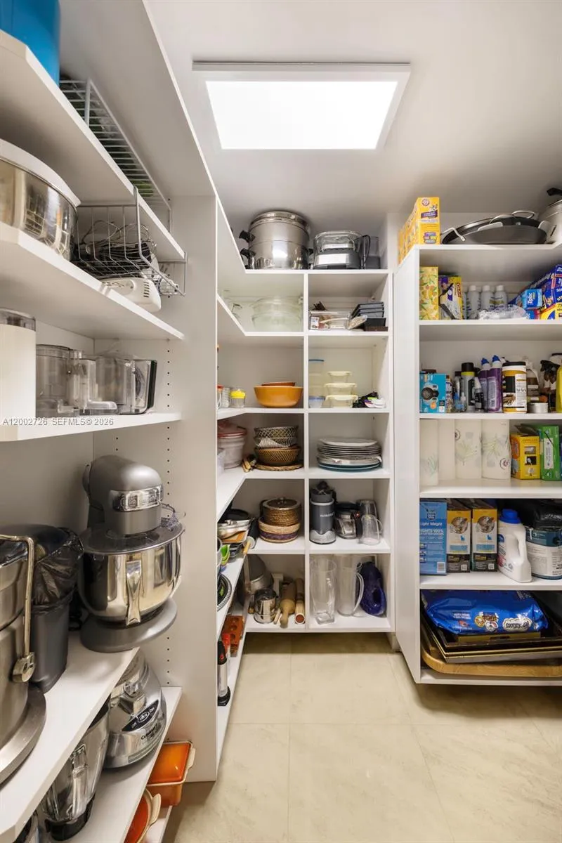 2 Grove Isle Dr B1109, Coconut Grove, Florida 3313, Coconut Grove, Florida 33133, 3 Bedrooms Bedrooms, ,2 BathroomsBathrooms,Residential,For Sale,2 Grove Isle Dr B1109, Coconut Grove, Florida 3313,A12002726