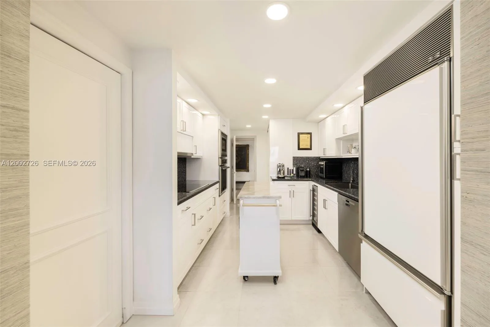 2 Grove Isle Dr B1109, Coconut Grove, Florida 3313, Coconut Grove, Florida 33133, 3 Bedrooms Bedrooms, ,2 BathroomsBathrooms,Residential,For Sale,2 Grove Isle Dr B1109, Coconut Grove, Florida 3313,A12002726